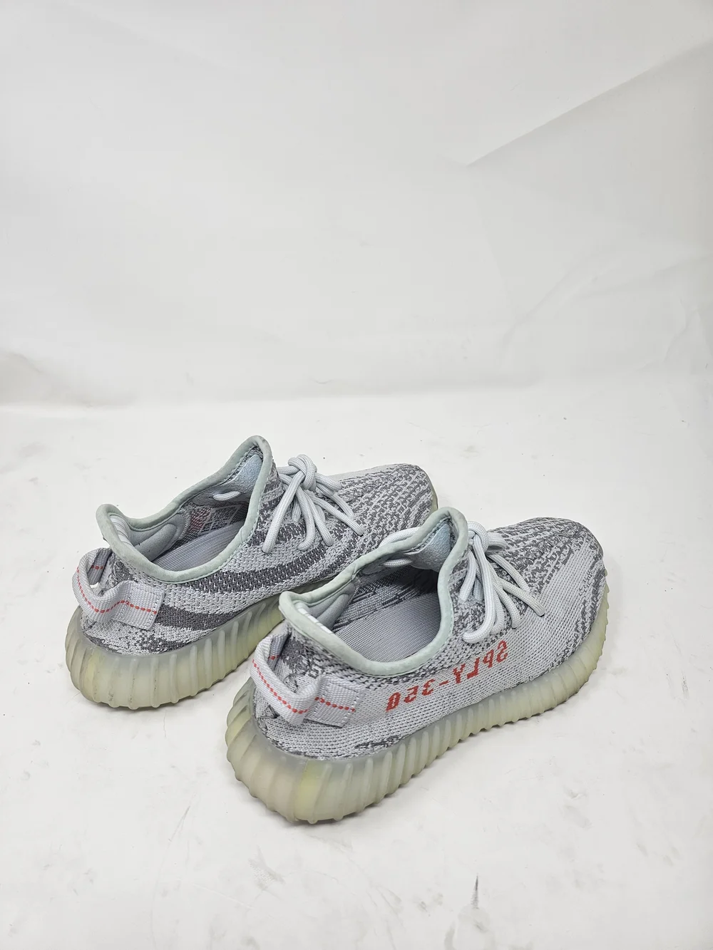 adidas Yeezy Boost 350 V2 Shoes Size 5